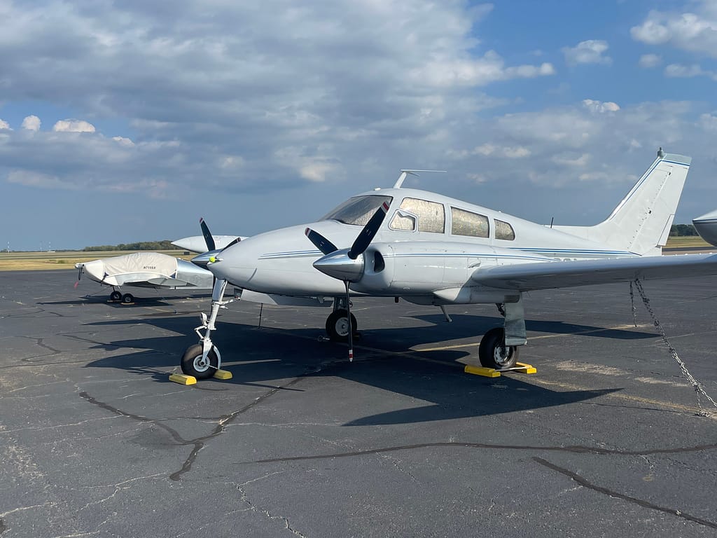 Airplane, Emergency landing, Cessna 310